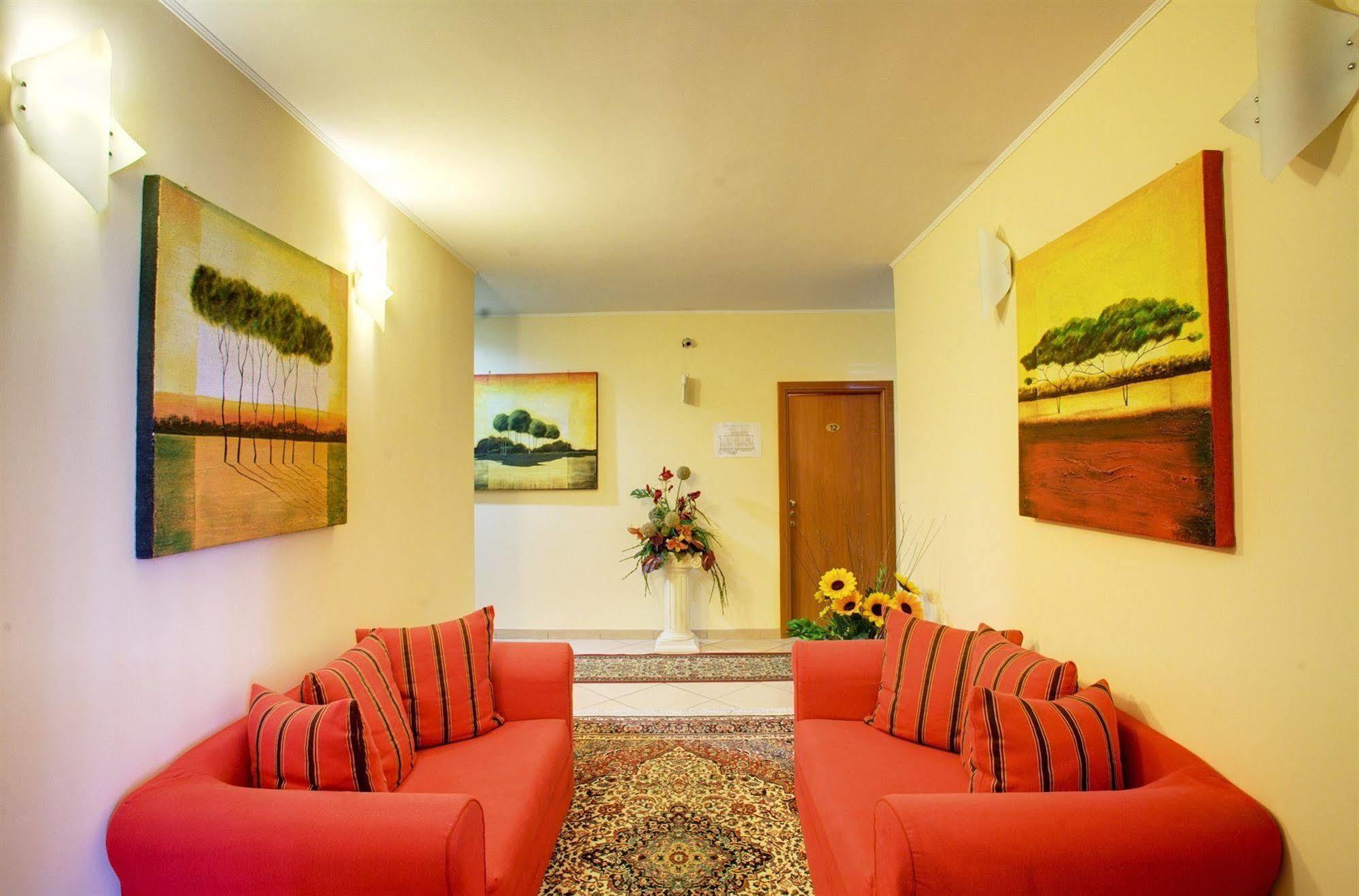 Lo Scacciapensieri Hotel & Restaurant Монтероні-ді-Лечче Екстер'єр фото